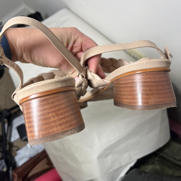 Bernardo EUC Leather Braided Block Heel Square Toe Sandals, Beige Sz 11 - Picture 6 of 10